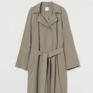 Ny oanvänd kappa  - Från H&M 