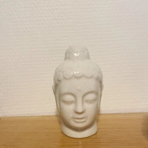 Buddha huvud  - Fin inredning 🤍🤍🤍 i porslin. Felfri! 