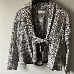 Odd Molly kofta - En knappt använd odd molly kofta i storlek XS