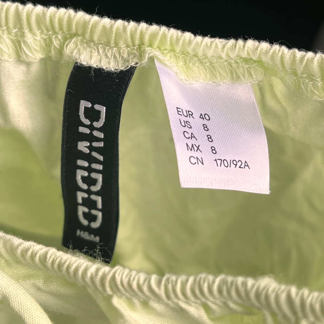 Ljus grön/gul topp - 91