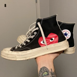 CDG x converse - Cdg skor köpta för 3 år sedan, använda men har kvar sin charm 