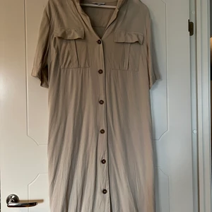 Klänning  - Klänning storlek medium, fint skick 