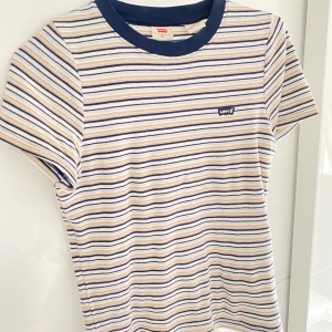 Levis💙😍 - Säljer oanvänd Levis topp💙