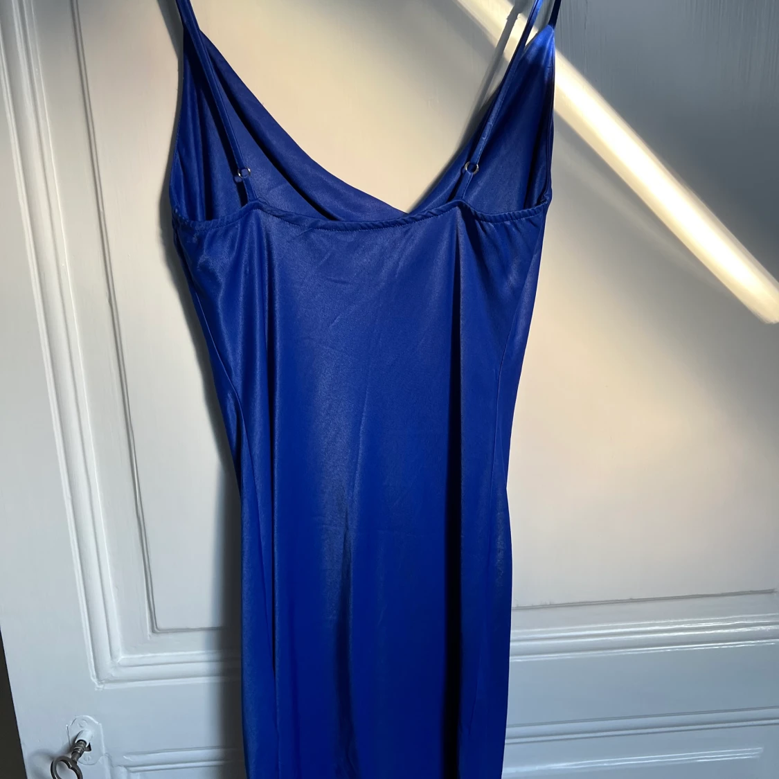 Blå satinklänning - 90