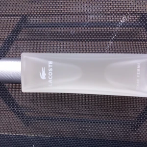 Lacoste dam parfym - Äkta så klart Dam fräsch doft 100ml