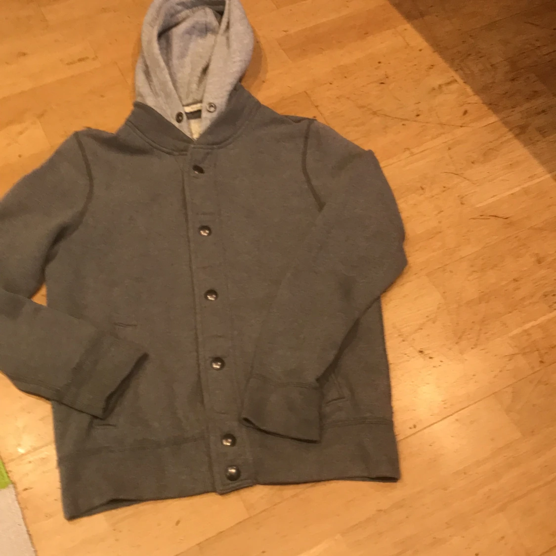 En övergång hodies