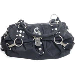 George gina & Lucy väska - GG&L väska i jättebra skick! Rymlig med fina detaljer 