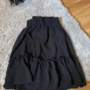 Snygg kjol strl XL, passar allt mellan s-L Köpt på new yorker. 