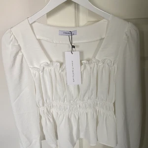 Chiquelle  - Vit topp från chiquelle 