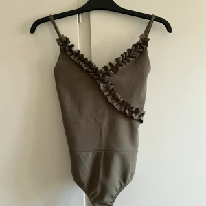 Body - Body med volanger 