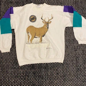 Vintage sweat size M - Bra skick tyvärr några små fläckar på ganska osynliga ställen