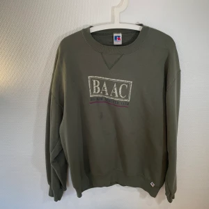 Vintage Russell Athletic sweater L  - Fin sweater från Russell Athletic med vintage look  Skriv gärna om du vill flera bilder!