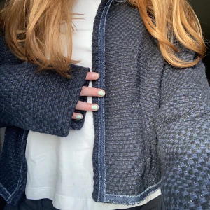 Cardigan  - Säljer denna jättefina koftan/cardigan från esprit! Står strlk 42 men skulle säga M💓