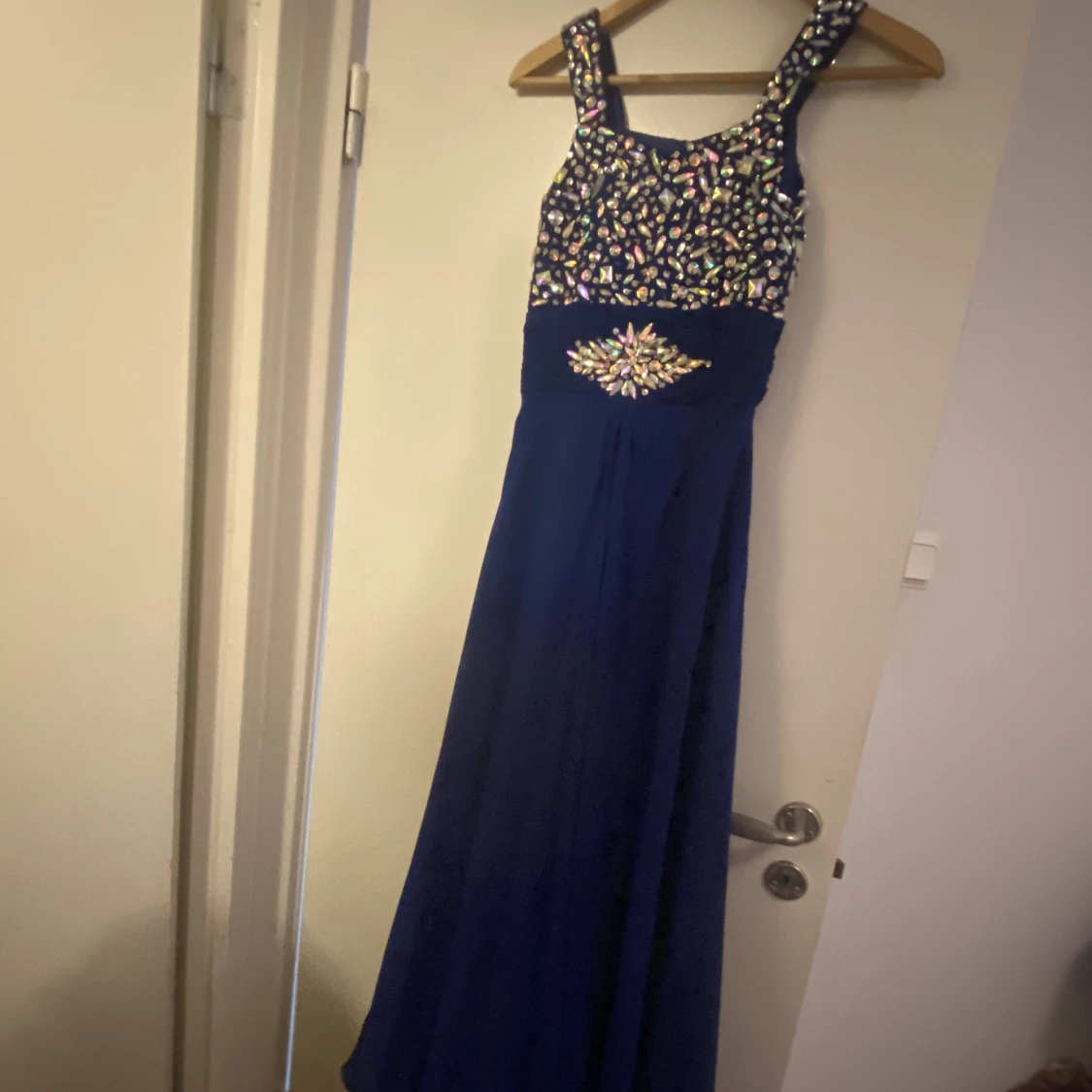 2 stycken blå festklänningar  - 90