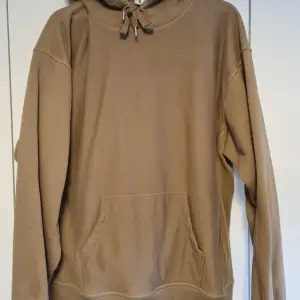 Vanlig arket hoodie i brun beige färg Strl L  Knappt använd  Köparen betalr frakt