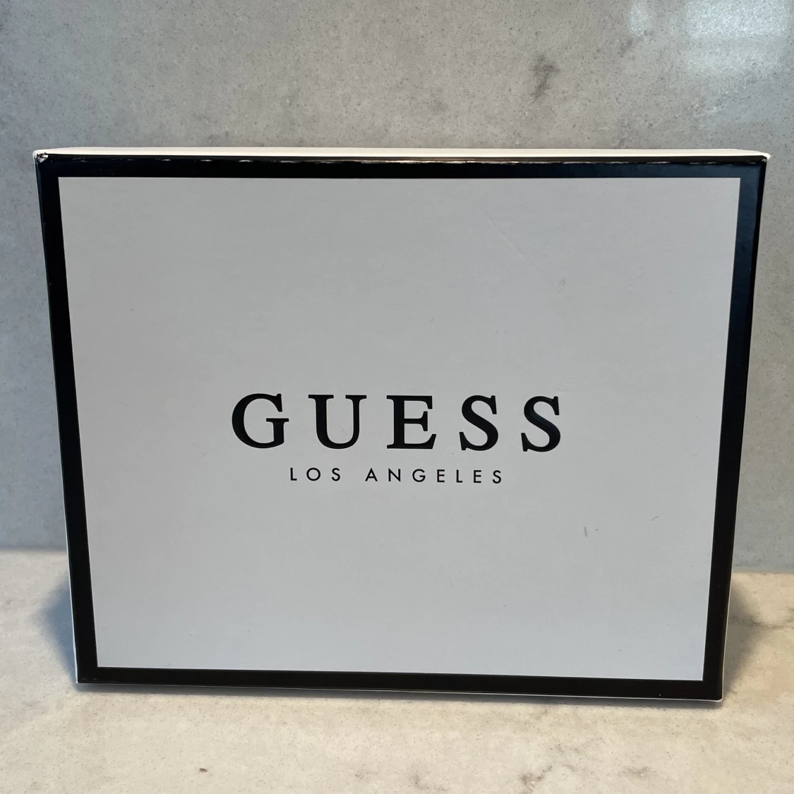 Guess plånbok - 91