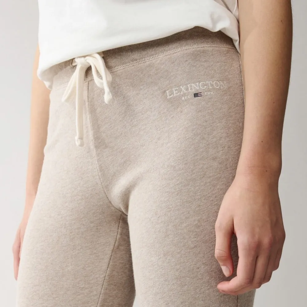 Super snygga lexington mjukis byxor! 💞 Köpta för 1100kr, ändast använda fåtal gånger så de är i nyskick😁 . Jeans & Byxor.