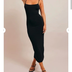 Chiquelle maxi dress - Säljer min långklänning från Chiquelle (väldigt likt skims) använd 2-3 gånger🥰