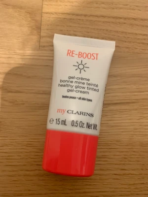 Ansiktskräm med färg - Oanvänd 