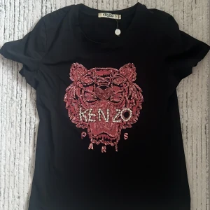 Kenzo Tshirt  - Kenzo Tshirt stl L men är som en S