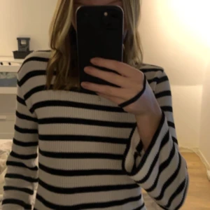 Tröja - Säljer min fina tröja från Gina, använd fåtal gånger🤍