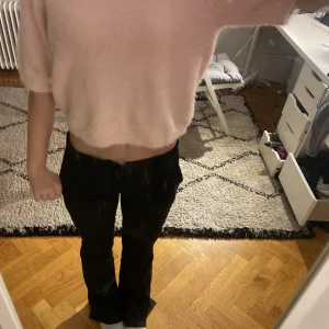 Fluff tröja - Super skön och fin fluff tröja ifrån pices. Använd typ 2 ggr men säljer då inte riktig min smak! Är som oanvänd