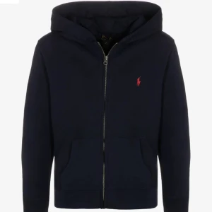 Takplanerna kofta Marinblå - Säljer min snygga marinblå Ralph lauren kofta som ej kommer till användning längre. St S. Köpt för 1200kr säljer för 500kr