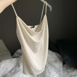 Vit fest topp - Vit fest topp. Använd en gång