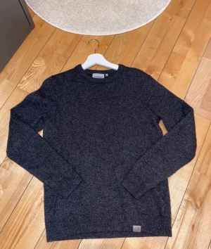 Carhartt stickad tröja  - carhartt stickad tröja i strl S, superfint skick