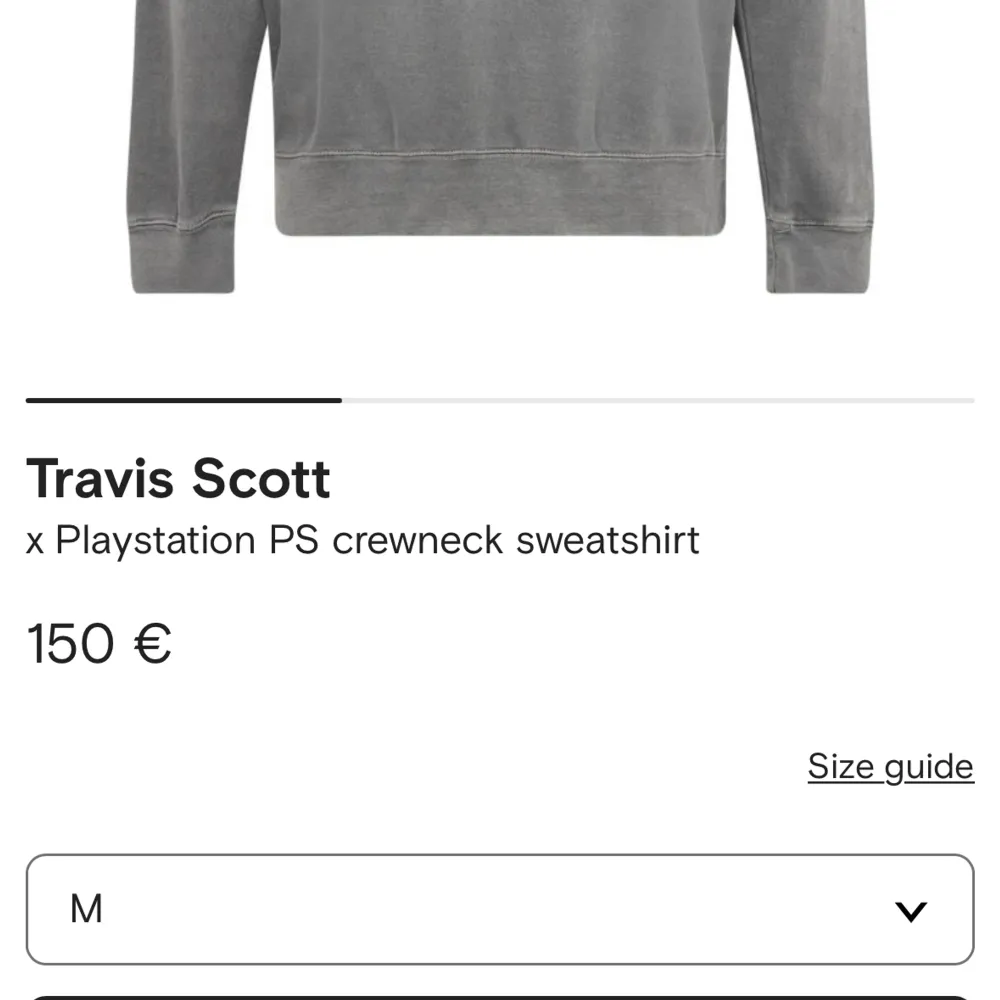 En collab mellan Travis scotts label och playstation. Tröjan går för 150 euro på farfetch! tröjan har en fläck som jag inte testat ta väck annars mycket bra skick!. Tröjor & Koftor.