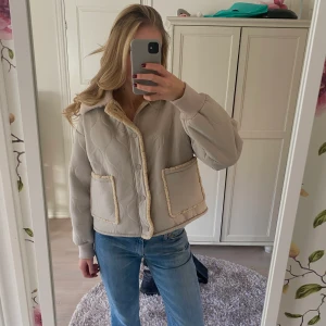 Meotine jacka  - Supersnygg jacka från Meotine, knappt använd. Nypris 2700