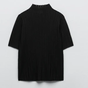 Zara tröja  - Super snygg svart lite genomskinliga fest eller vardagstopp! 🫶