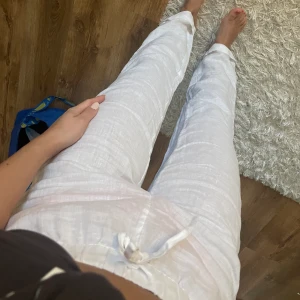 Linnebyxor HM - Superfina linnebyxor från HM storlek XS men passar även S bra! Helt oanvänd