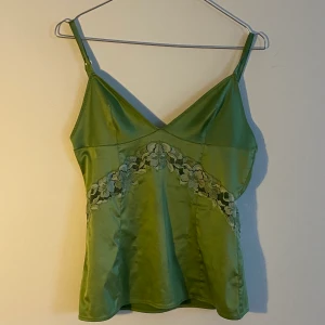 Dolce&gabbana linne - Äkta, köpte second hand. Superfin men inte riktigt min stil🥰