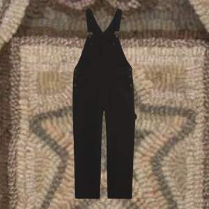 Svarta overaller!! nyskick och knappt använd, många fickor :) är 1,60 och passar mig väldigt bra, lite långa ben bara😗 ordinarie pris: 500 kr (Säljer likadana blåa på min profil!!!)