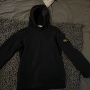 Stone island hoodie small - Stone island hoodie storlek small använt några gånger 
