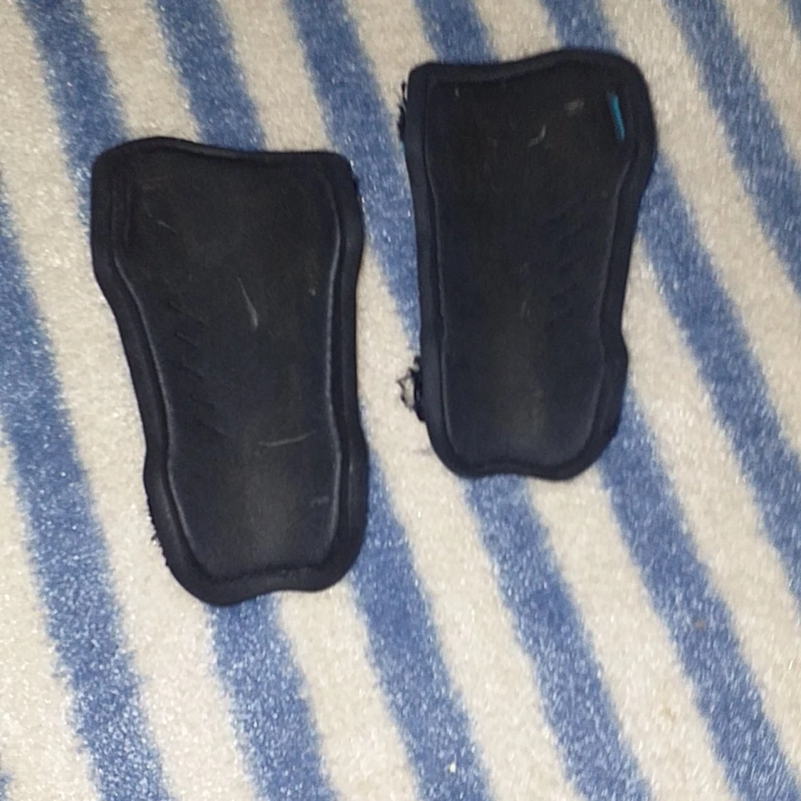 Umbro benskydd  - 90