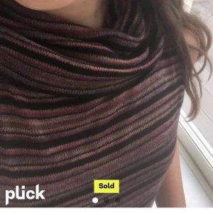 Fin linne - Fin Linne med lång hals som passar perfekt till en höst look 😍 man kan styla den med en långärmad och den har en lite längre hals för att man ska bli extra varm! En riktig skön och varm tröja! !LÄGGER UT IGEN PÅGRUND AV OSERIÖS KÖPARE!