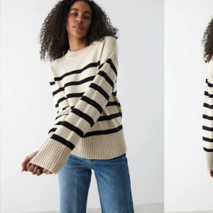 Stickad randig tröja  - Säljer min randiga stickade tröja som tyvärr inte kommer till användning mer