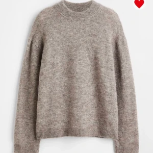 Stickad tröja H&m - Säljer denna stickade tröja från H&M
