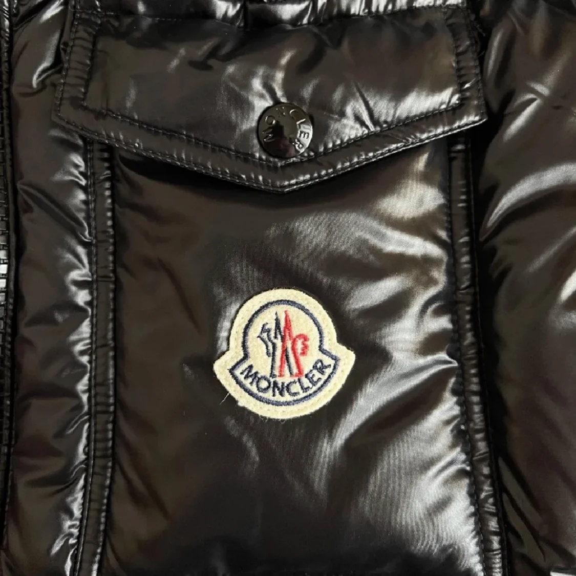 Moncler jacka st M - 90