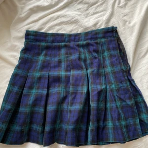 Miniskirt - Den perfekta miniskirten. Passar en XS/S Möts i Stockholmsområdet, vill du ha din vara skickad får du stå för frakten själv!