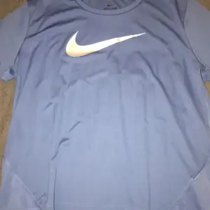 Dry fit blå Nike T-shirt