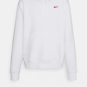 Nike dress vit stl xs - Knappt använda Nike dress vit i st xs byxor+tröja kvitto finns, köpt på zalando. 