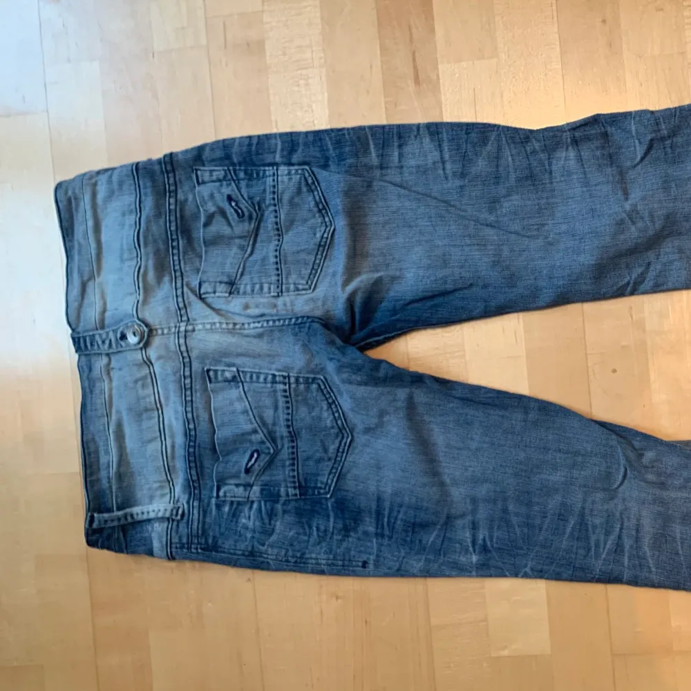 Jeans från Lindex i strl 42 , bra kvalite . Jeans & Byxor.