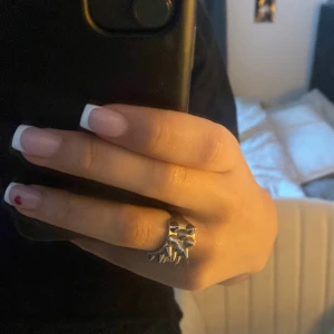 Edblad ring  - Skulle vilja byta ut min silver ring mot guld!!💓 eller sälja för 270kr