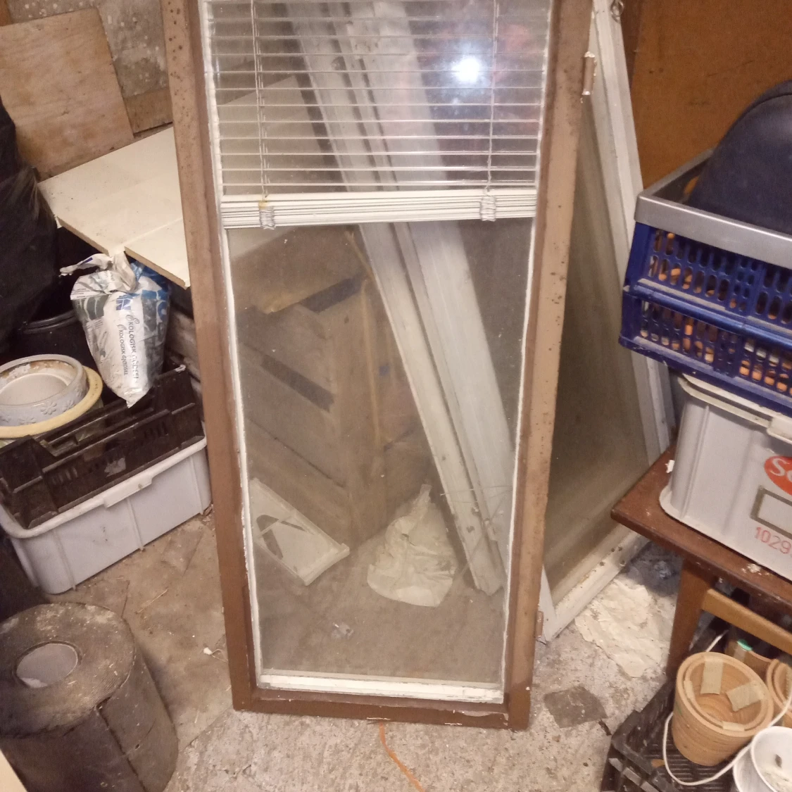 4 stycken tvåglas fönster med träram vit. - 90