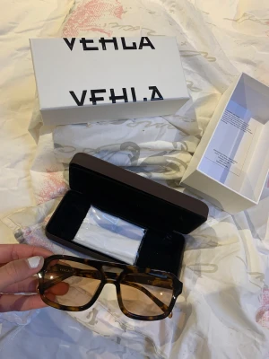 populära vehla solbrillor - oanvända!! 