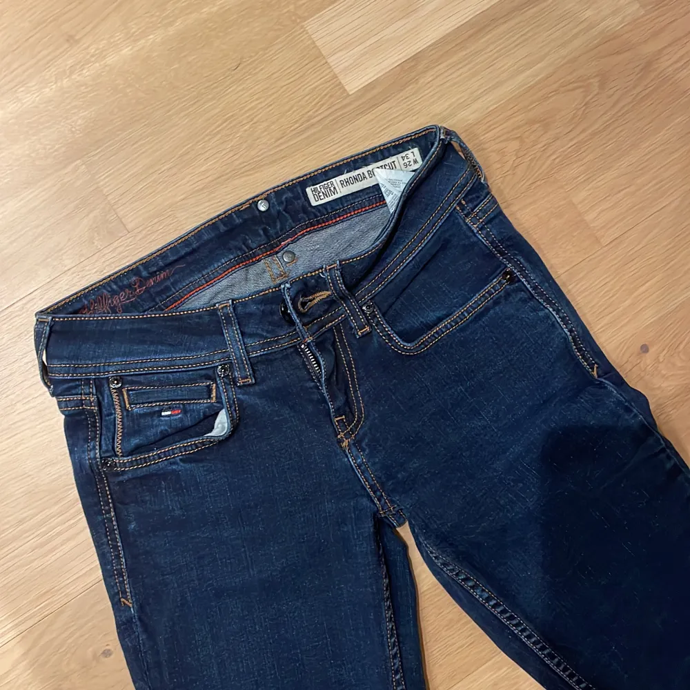 Skitsnygga bootcut lågmidjade jeans, jättebra skick!!!. Jeans & Byxor.