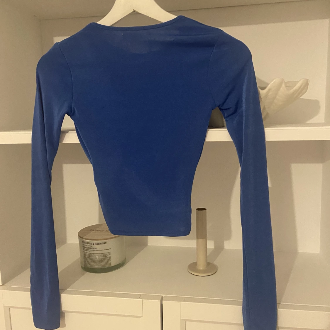 Trendig blå tröja med cutouts - 90